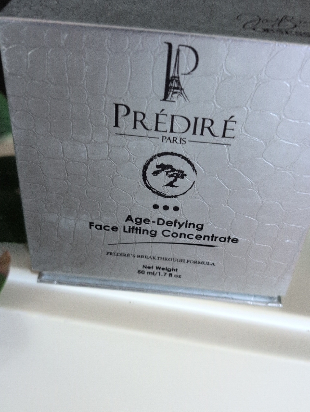 NEW Predire Paris Age-Defying Face Lifting Concentrate